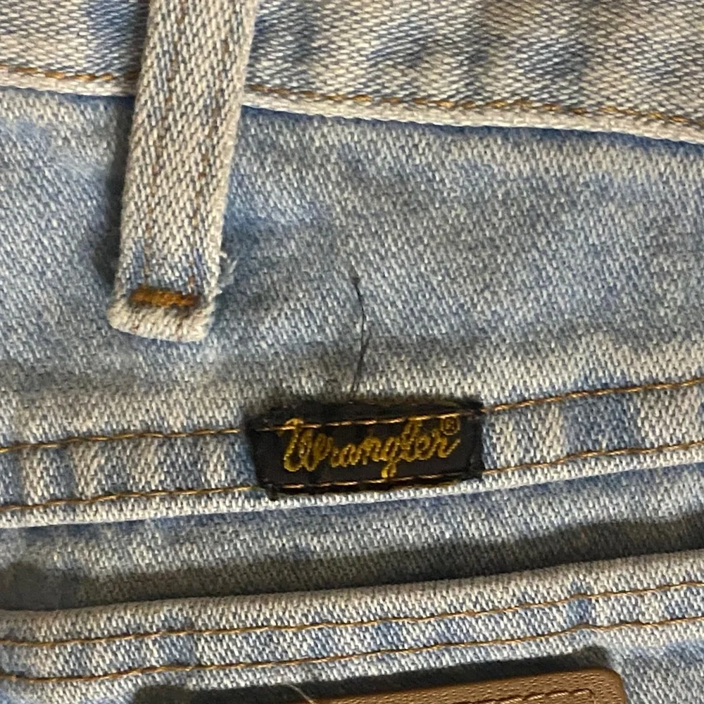 Wrangler cowboy cut original fit Light wash Blue Men's Jeans 33x32 - Picture 3 of 4